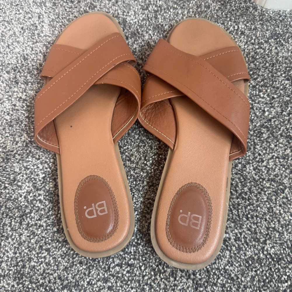 BP Brown Slip On Flat Sandal Comfortable Faux Leather Size 9.5 - Picture 2 of 5